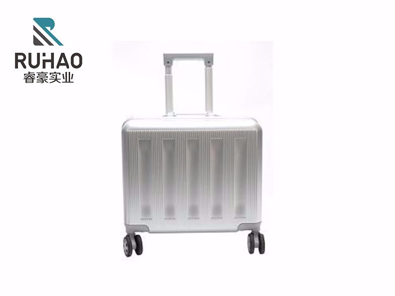17寸萬（wàn）向輪拉杆箱